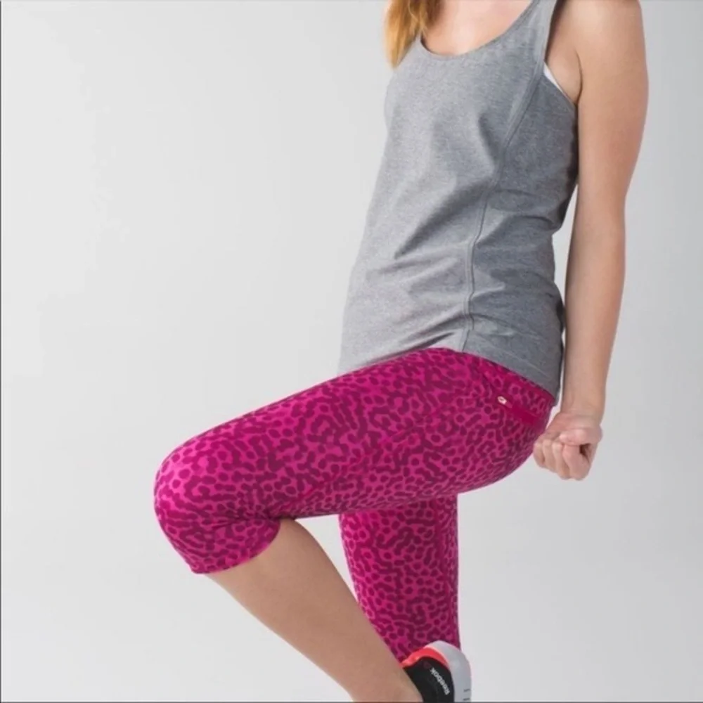 Lululemon‎ Athleisure Workout Stretchy Sport Cropped Capris Leggings